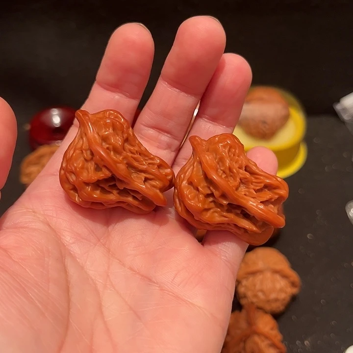 张***克文玩核桃把件小鸟