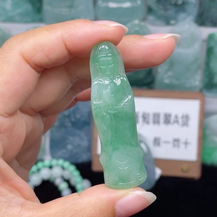颈饰未镶嵌翡翠站观音