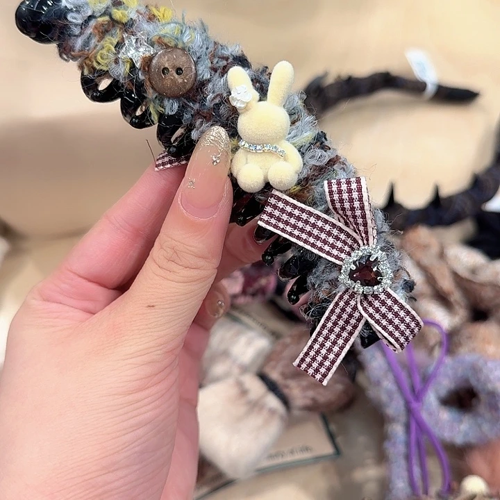 布艺非金属小兔子香蕉夹