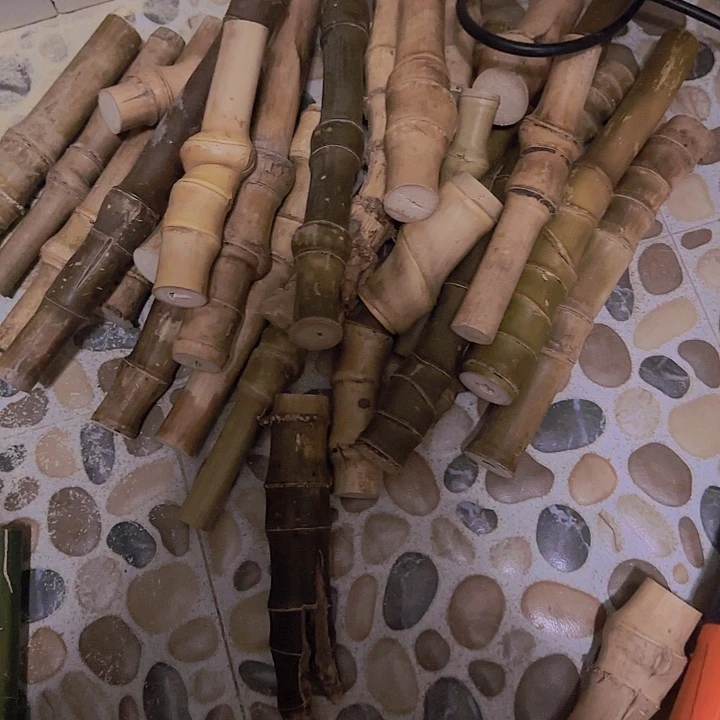 香榧木李*实心玉竹手把件