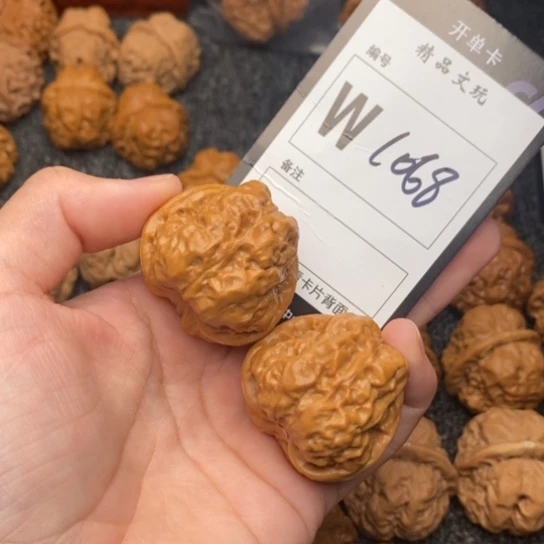 吊坠桃核手****站我是第一百36