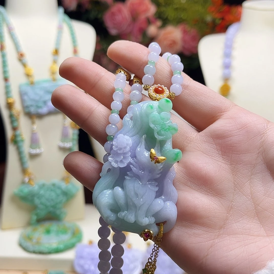 翡翠颈饰未镶嵌琪****)天然