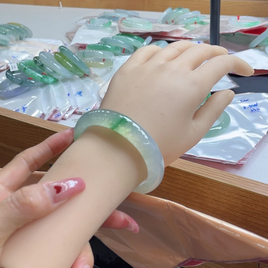 翡翠手镯未镶嵌65号链接53贵妃