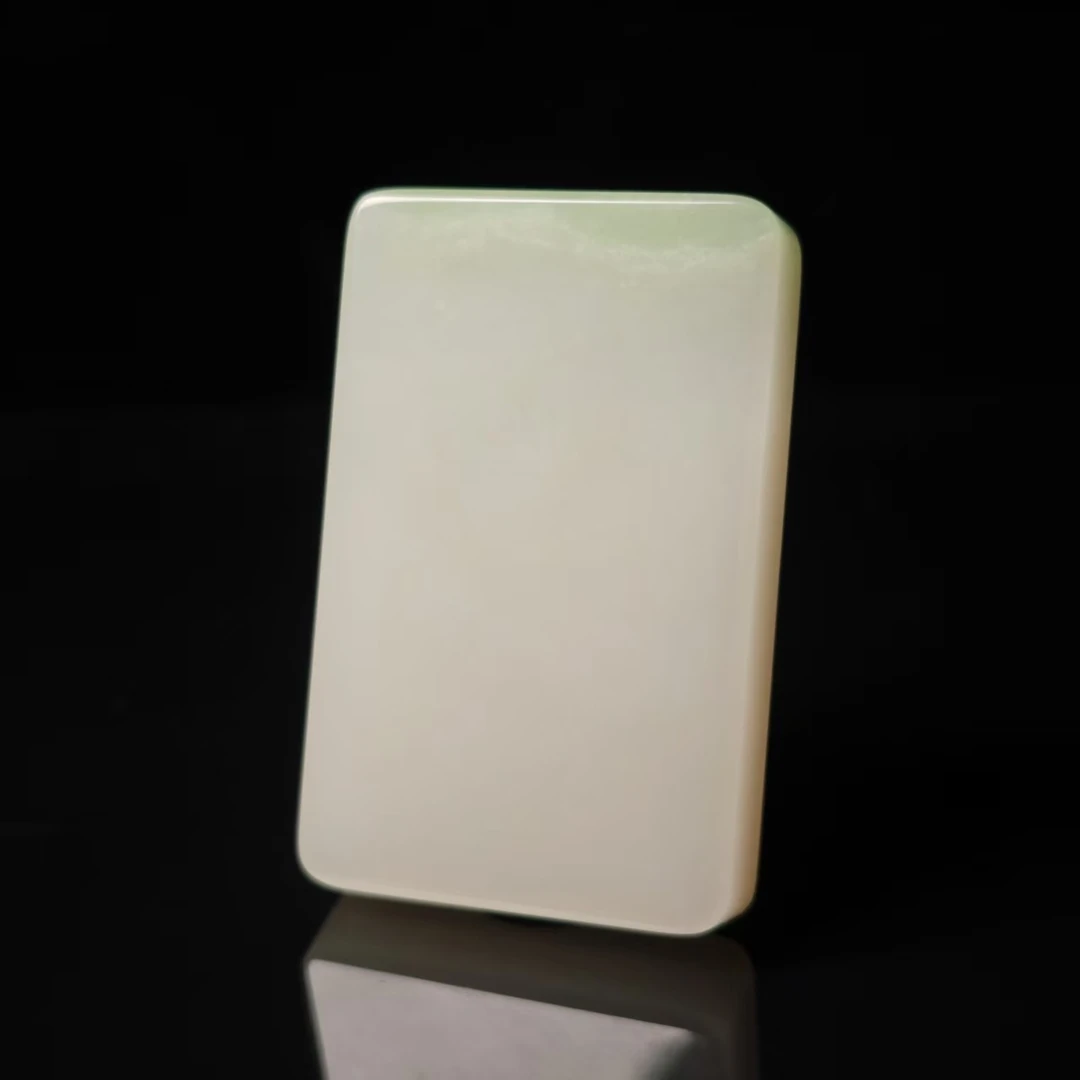 lot7054 无事牌 和田玉翠青 57.8*37*10.5mm 65.5g