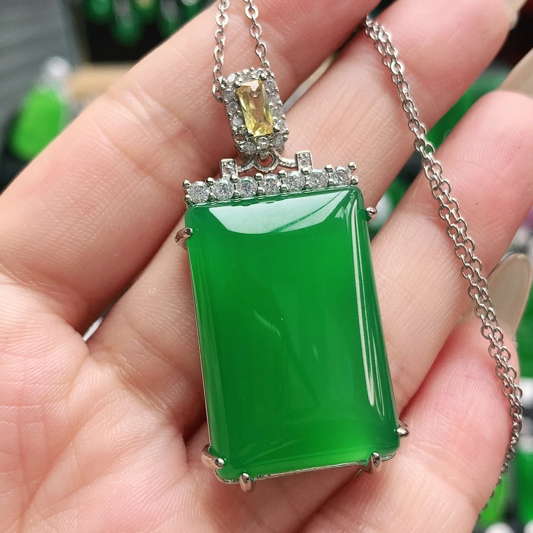 玛瑙/玉髓吊坠合金