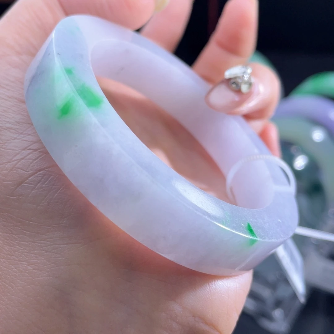 未镶嵌翡翠手镯定制翡翠