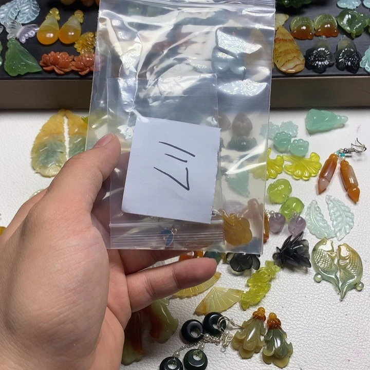 财***女蛇纹石玉合金耳钉