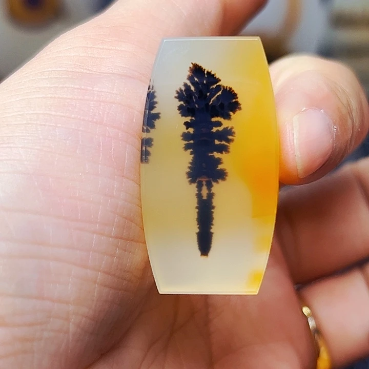 漫***虹玛瑙/玉髓未镶嵌珠宝半成品