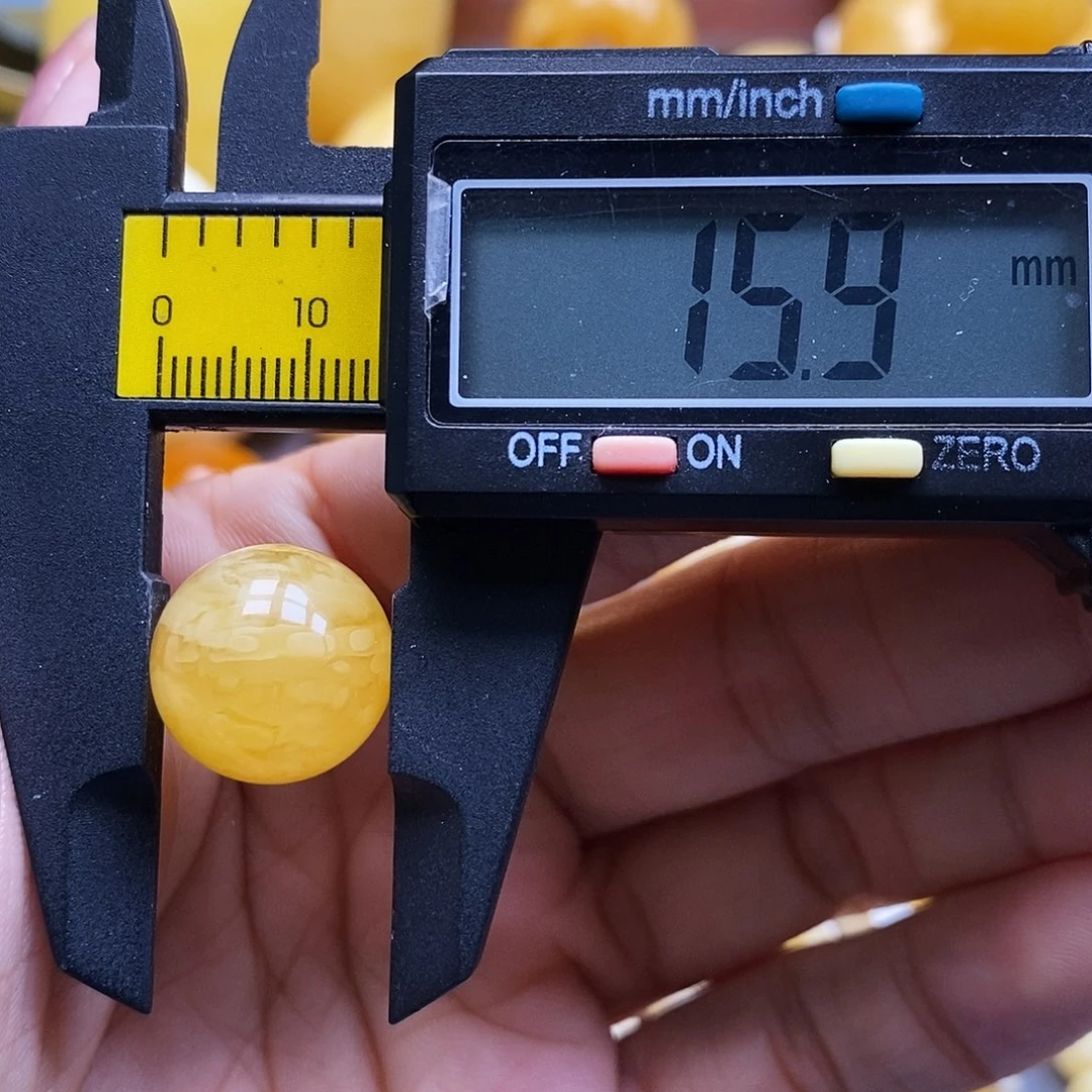 蜜蜡未镶嵌珠宝奇石