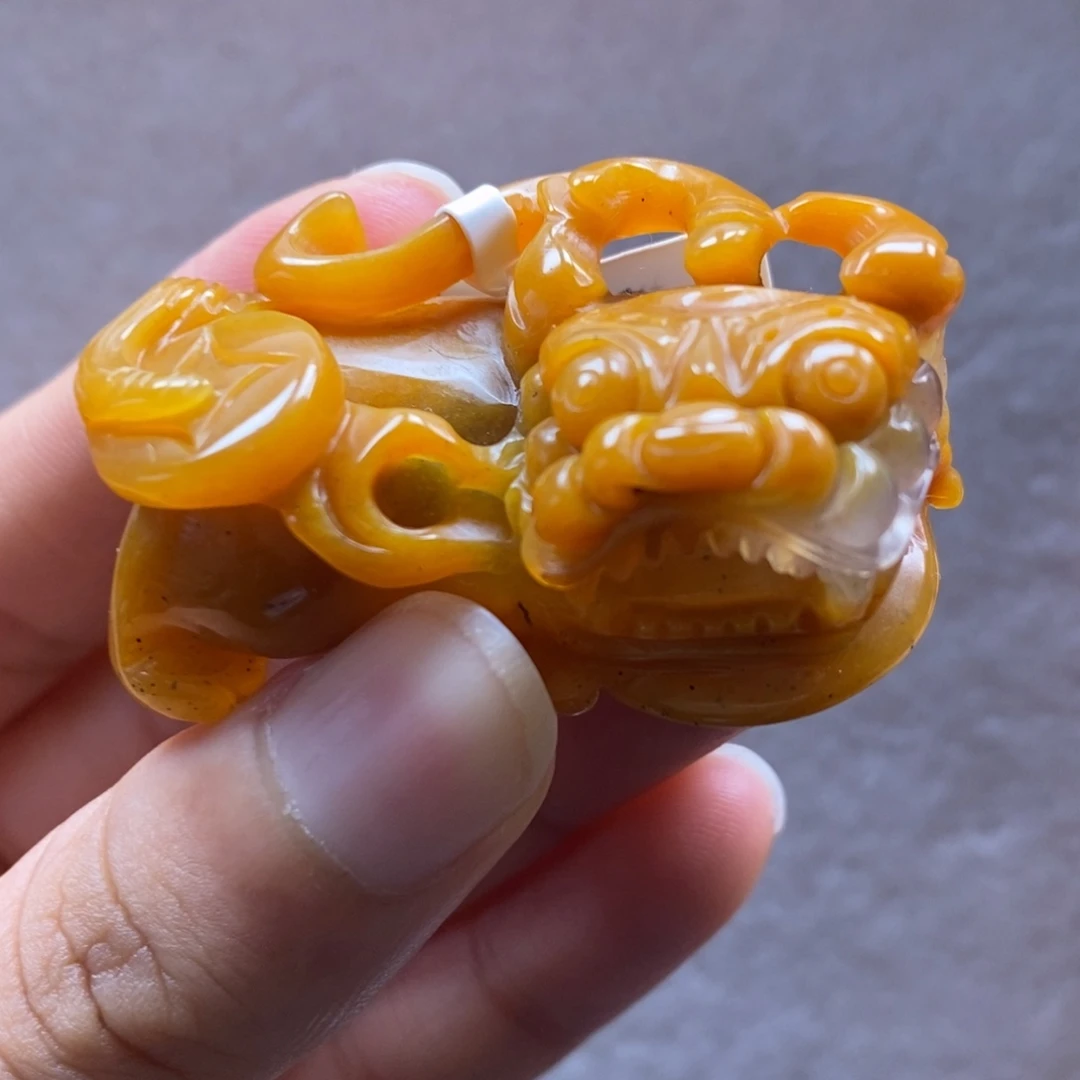 石英质玉（黄龙玉）未镶嵌颈饰