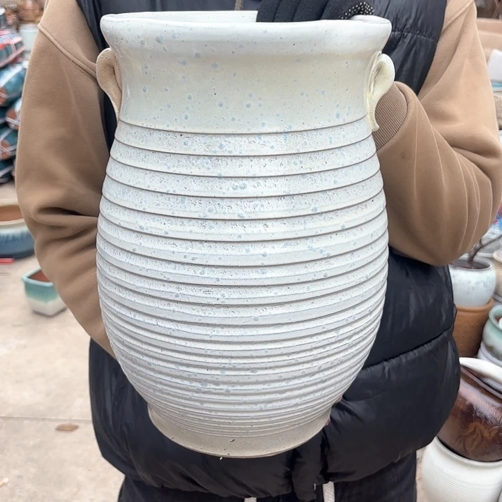 红陶白耳口径22高度33