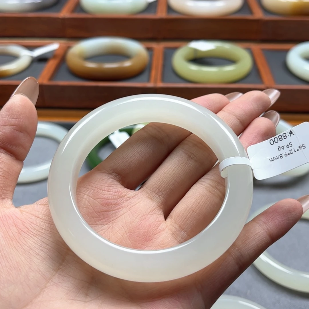 和田玉手镯未镶嵌O****