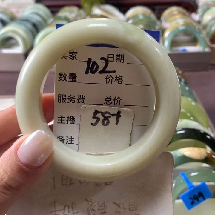 蛇纹石玉未镶嵌手镯102