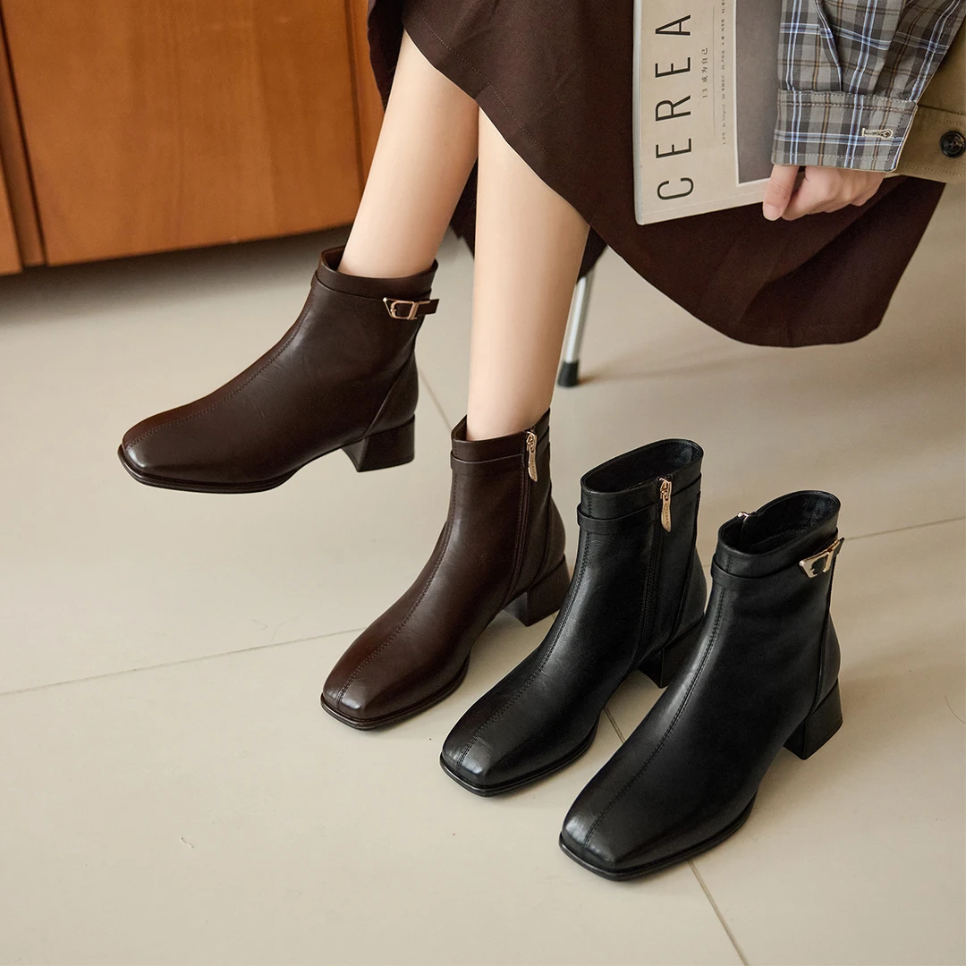 意尔康新款时装靴韩版瘦瘦靴女鞋英伦风马丁靴时尚粗跟女靴