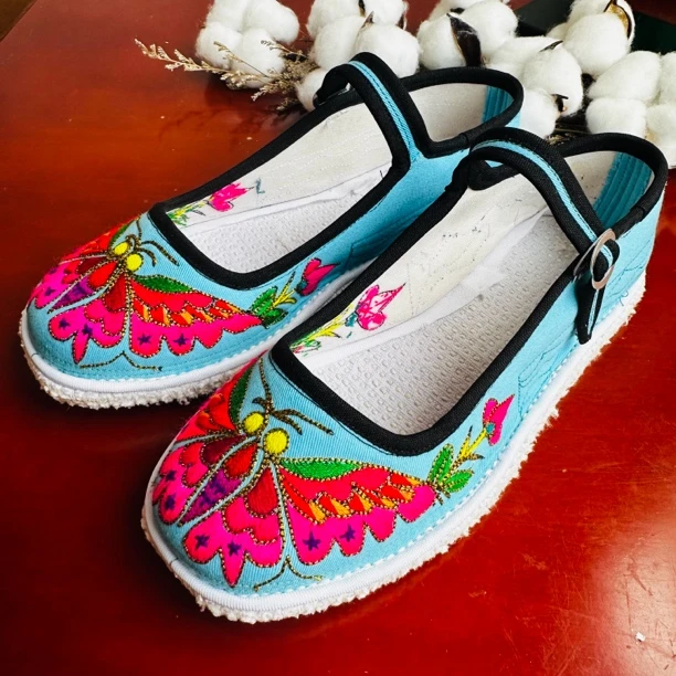 “蓝蝶金绣”云南手工纳底民族风千层底舞蹈鞋坡跟复古37码绣花鞋