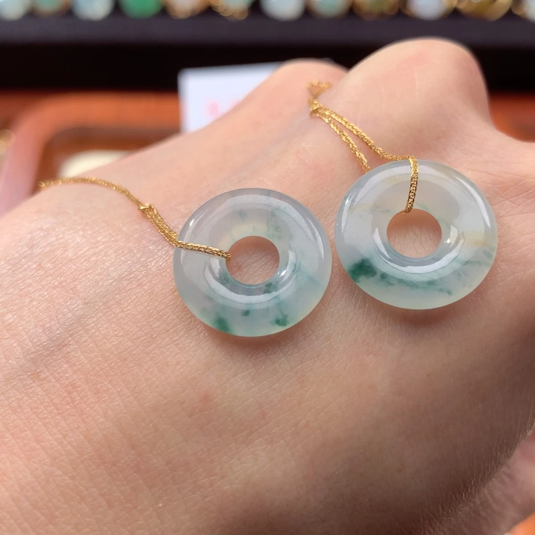 翡翠颈饰18K金镶嵌翡翠