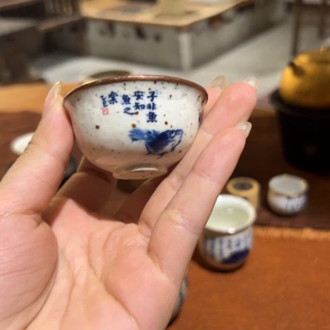 景德镇鱼和熊手工陶艺