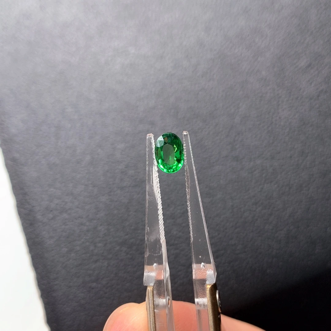 石榴石（沙弗莱）裸石未镶嵌80 分