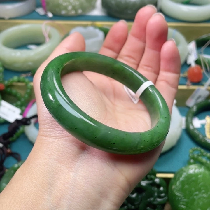 和田玉手镯57圈口 编号11未镶嵌