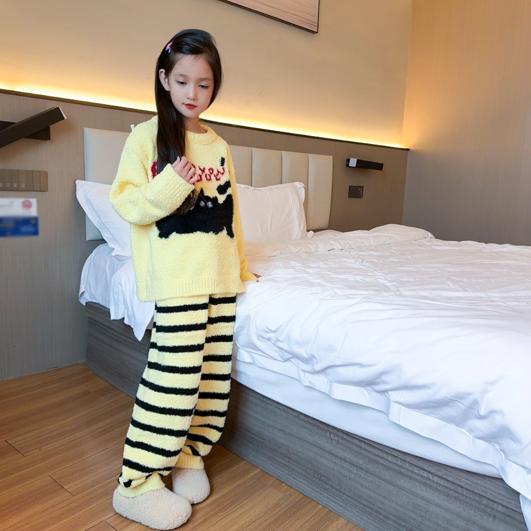 女童睡衣2025新款秋季大童初中生珊瑚绒家居服儿童秋冬半边绒套装
