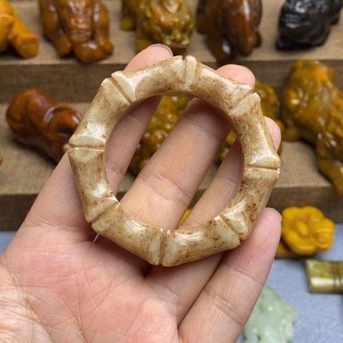 蛇纹石玉未镶嵌颈饰127