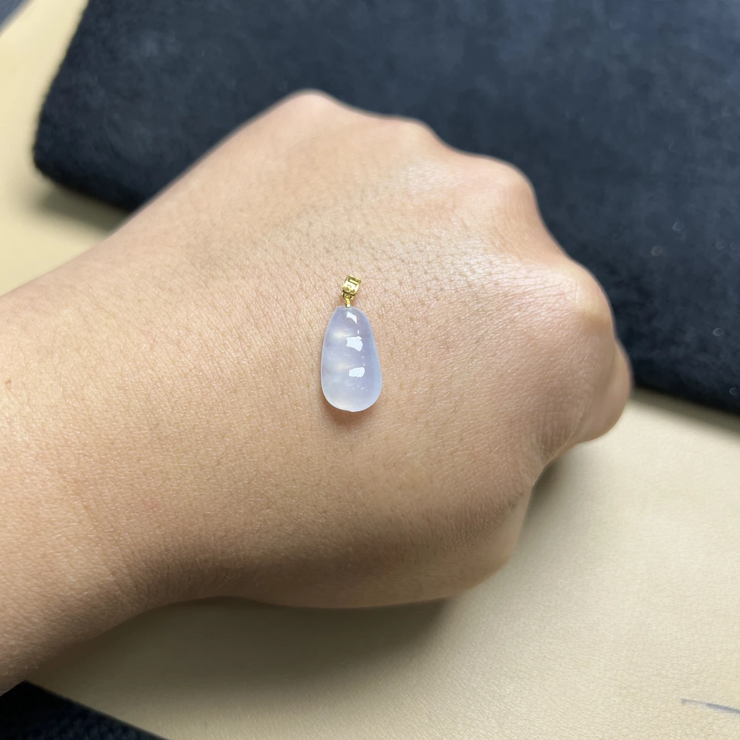 翡翠豆子吊坠高冰种水头胶感好饱满18K金生生不息好运女士高贵