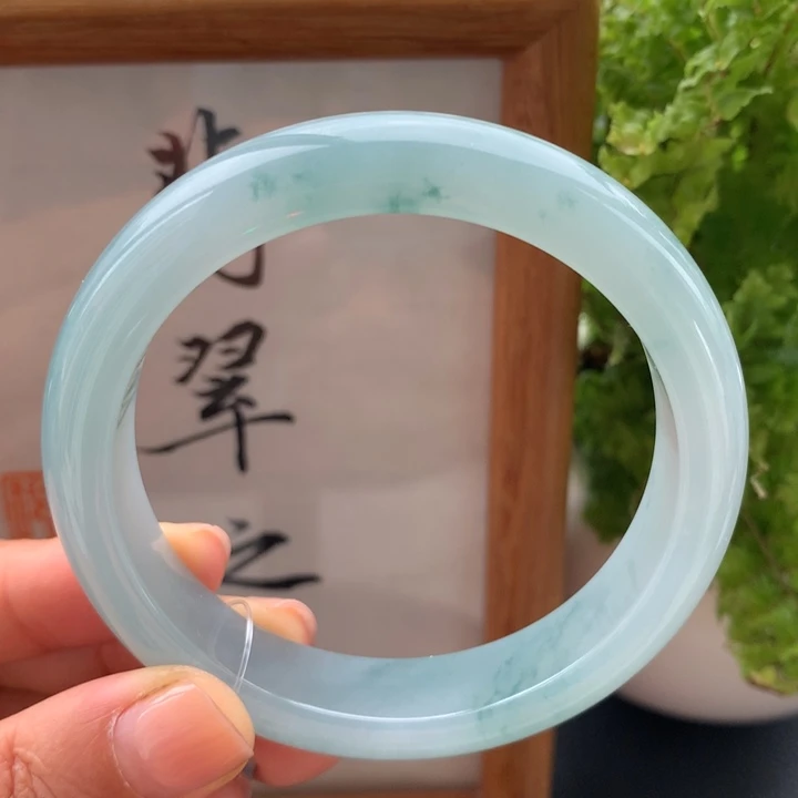 翡翠手镯未镶嵌翡翠手镯55