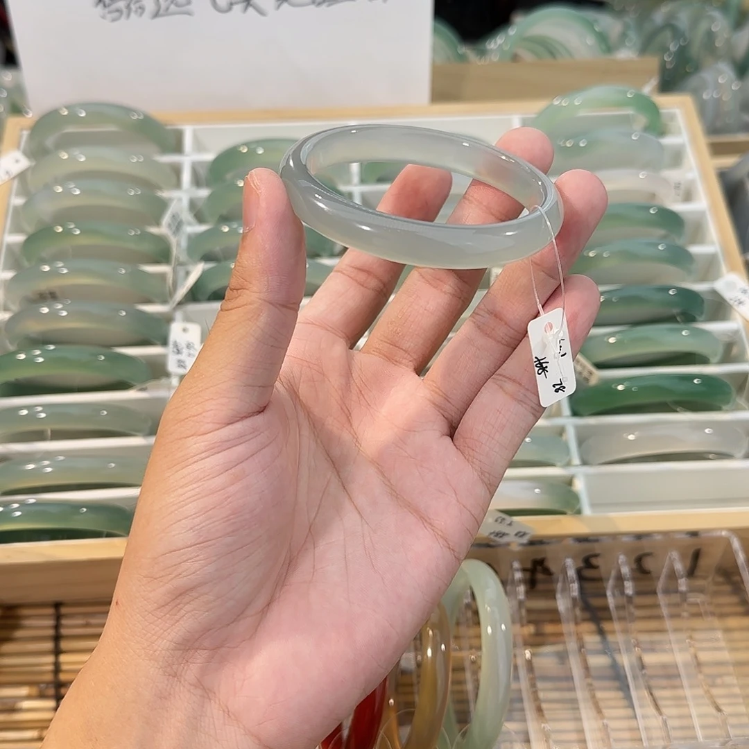 玛瑙/玉髓未镶嵌手镯圈口60.1