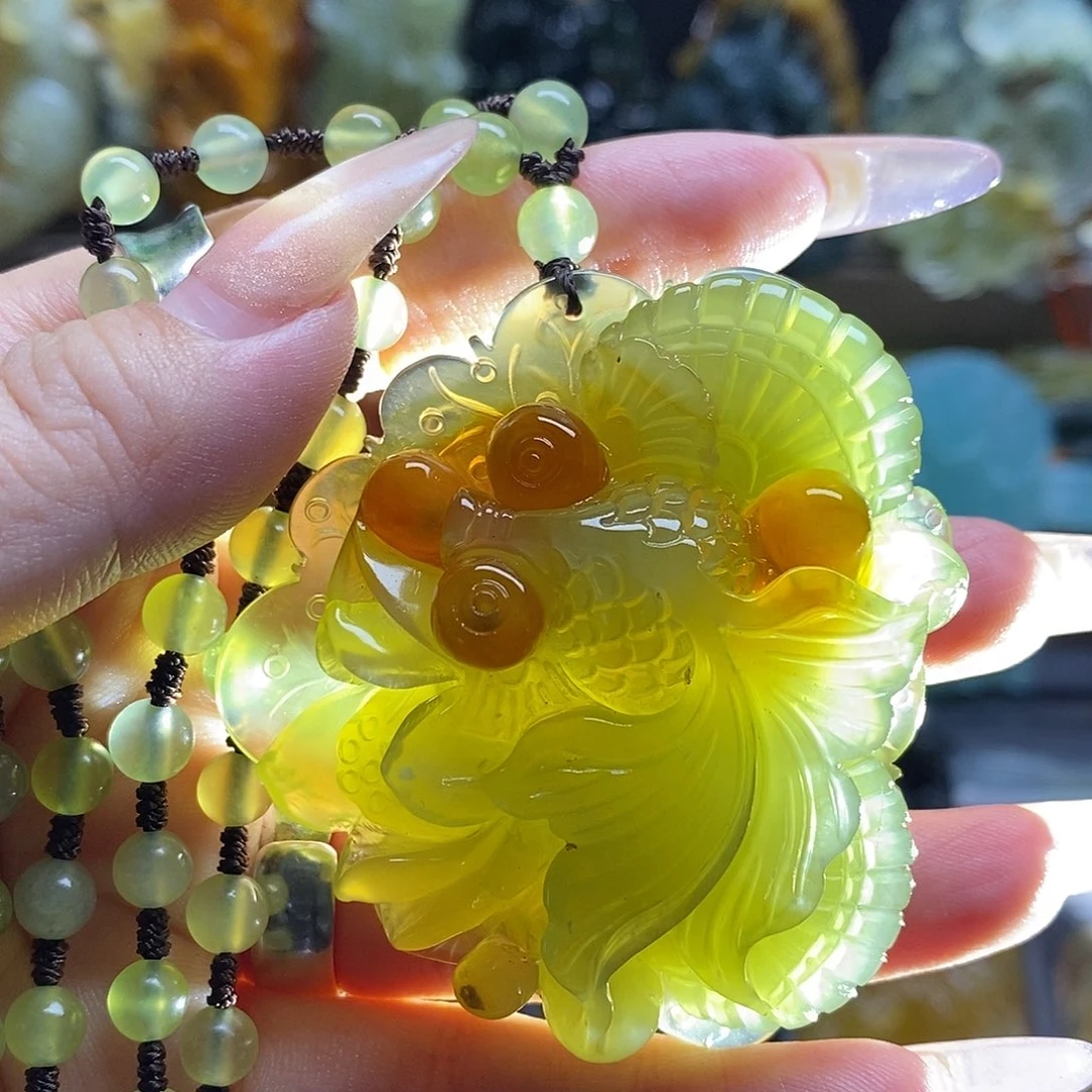 蛇纹石玉未镶嵌颈饰