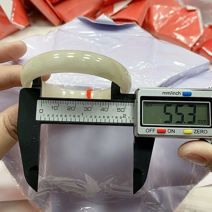 翡翠手镯未镶嵌66