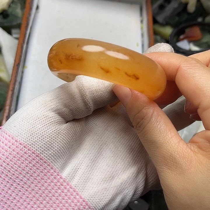 未镶嵌透闪石质玉珠宝奇石随*