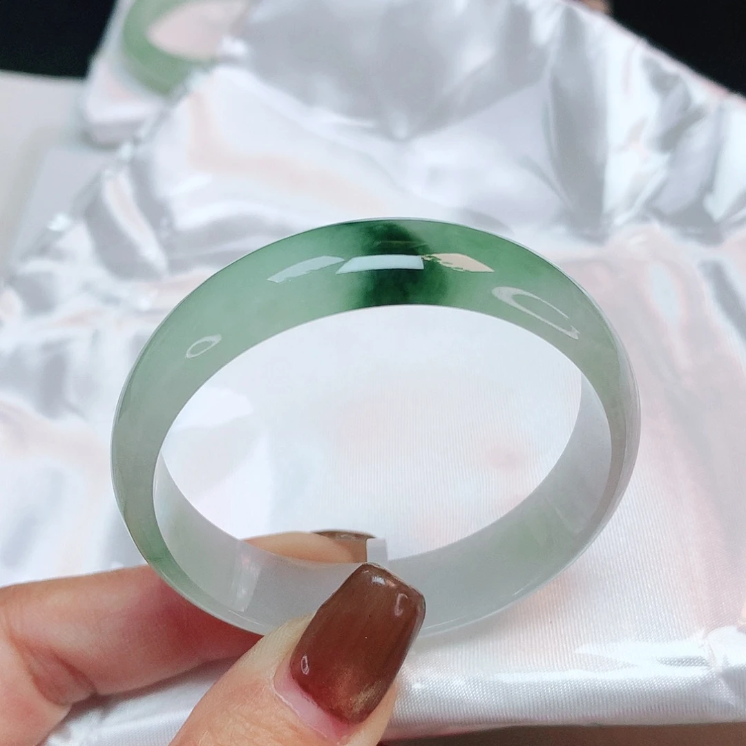 翡翠未镶嵌手镯 正圈48