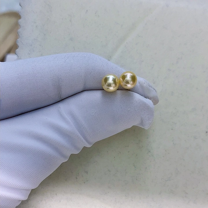18K金镶嵌耳钉6-7海水珍珠