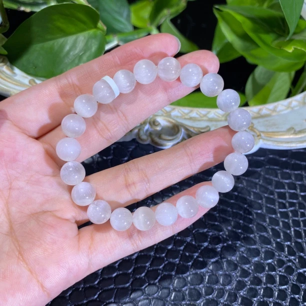 白兔毛猫眼单圈8.6mm左右水晶手串