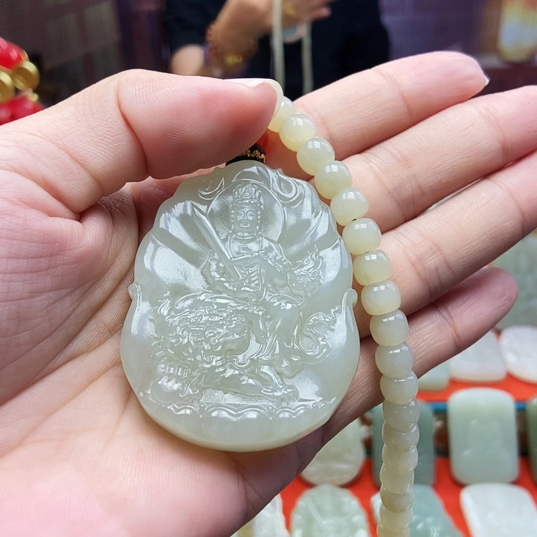 颈饰未镶嵌和田玉吴**A