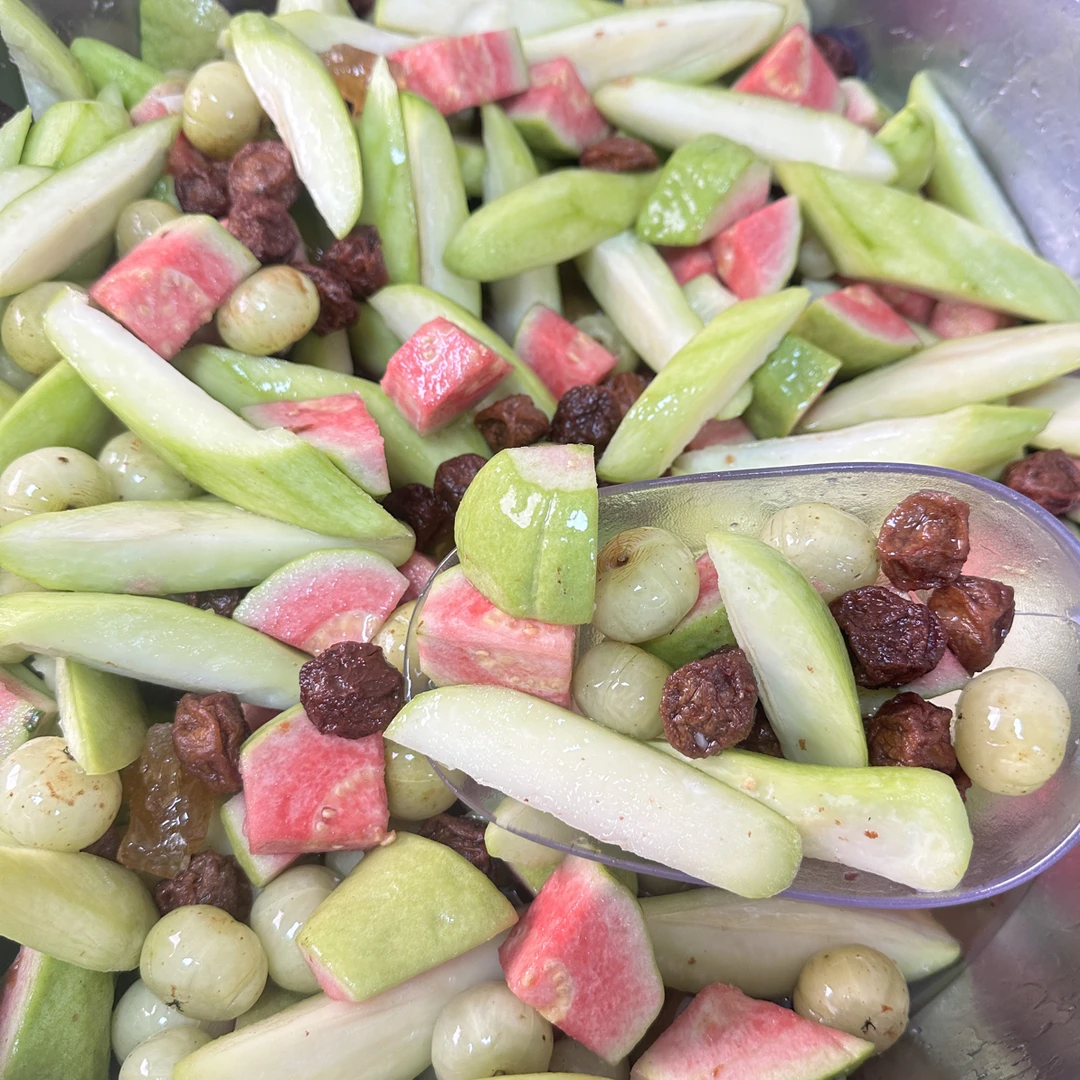 话梅油柑芭乐芒果条 酸酸甜甜当季水果 孕妇可吃