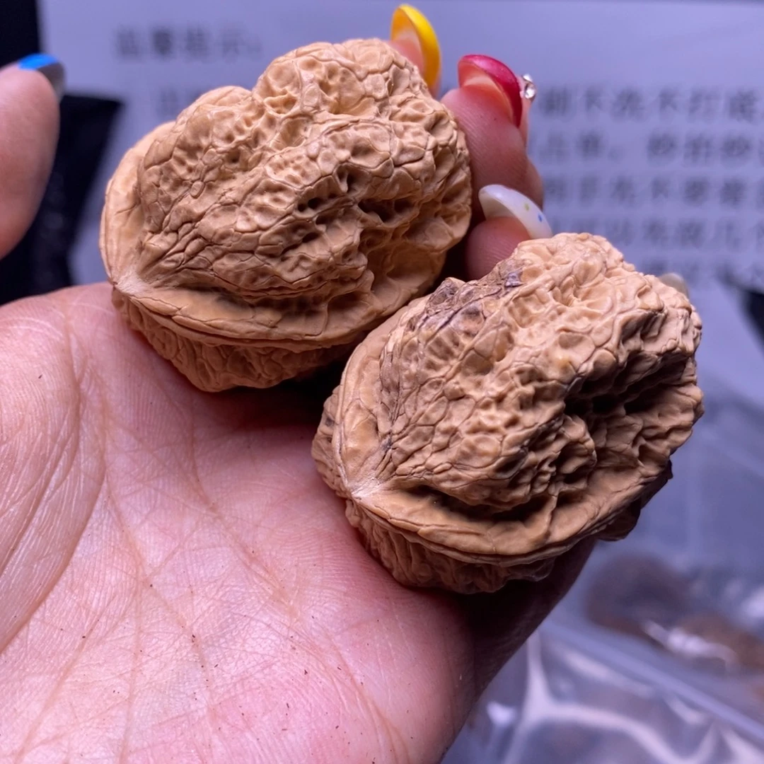 文玩核桃把件云南野生铁核桃142号43mm