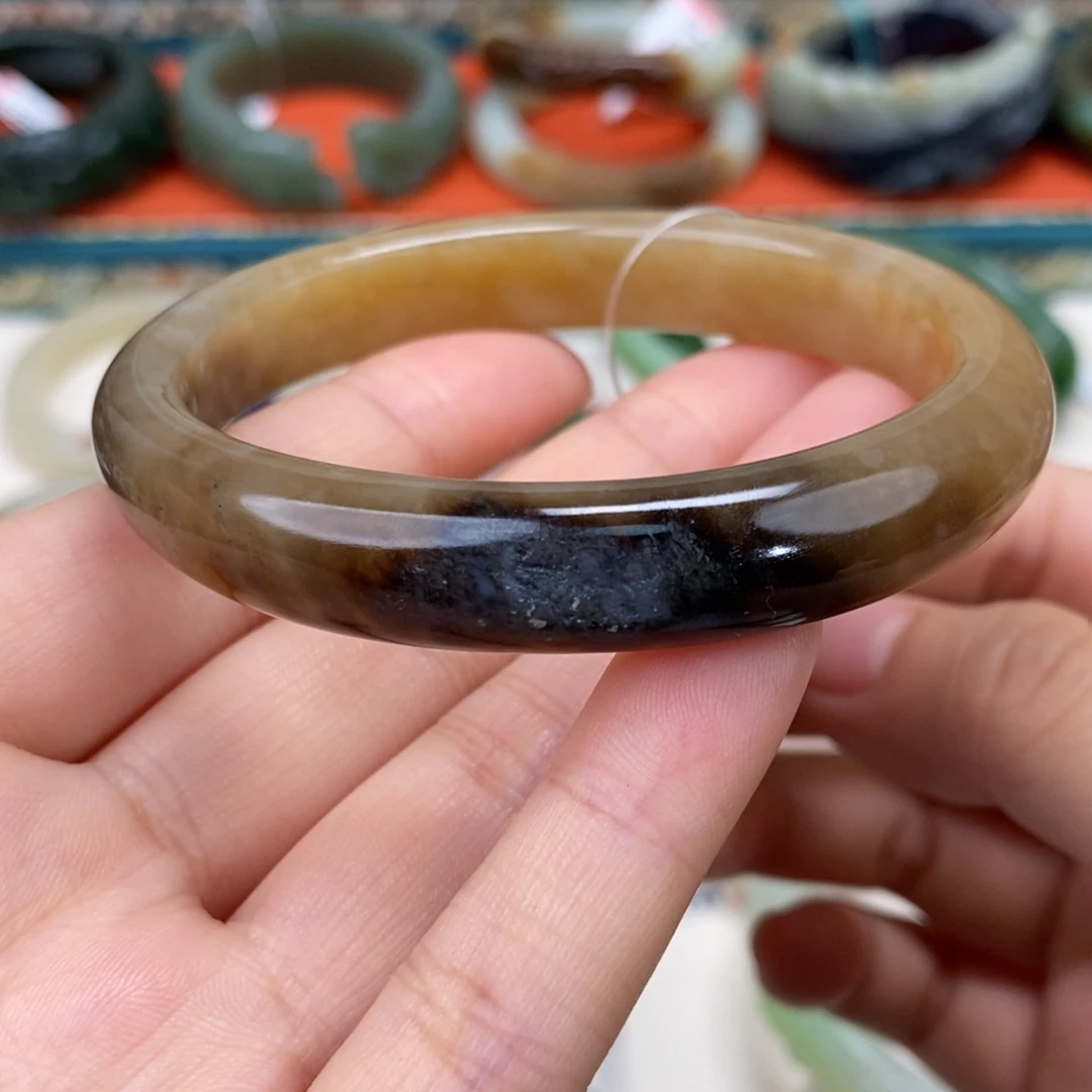 和田玉手镯未镶嵌且末糖手镯58#贵妃