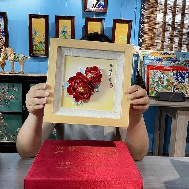 竖款纯手工制作牡丹瓷