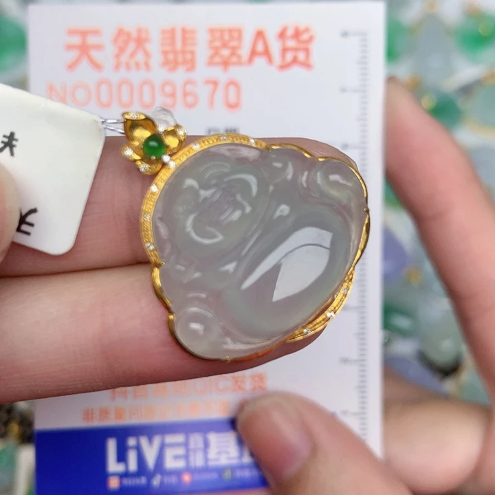 幸***宝翡翠18K金镶嵌颈饰佛公