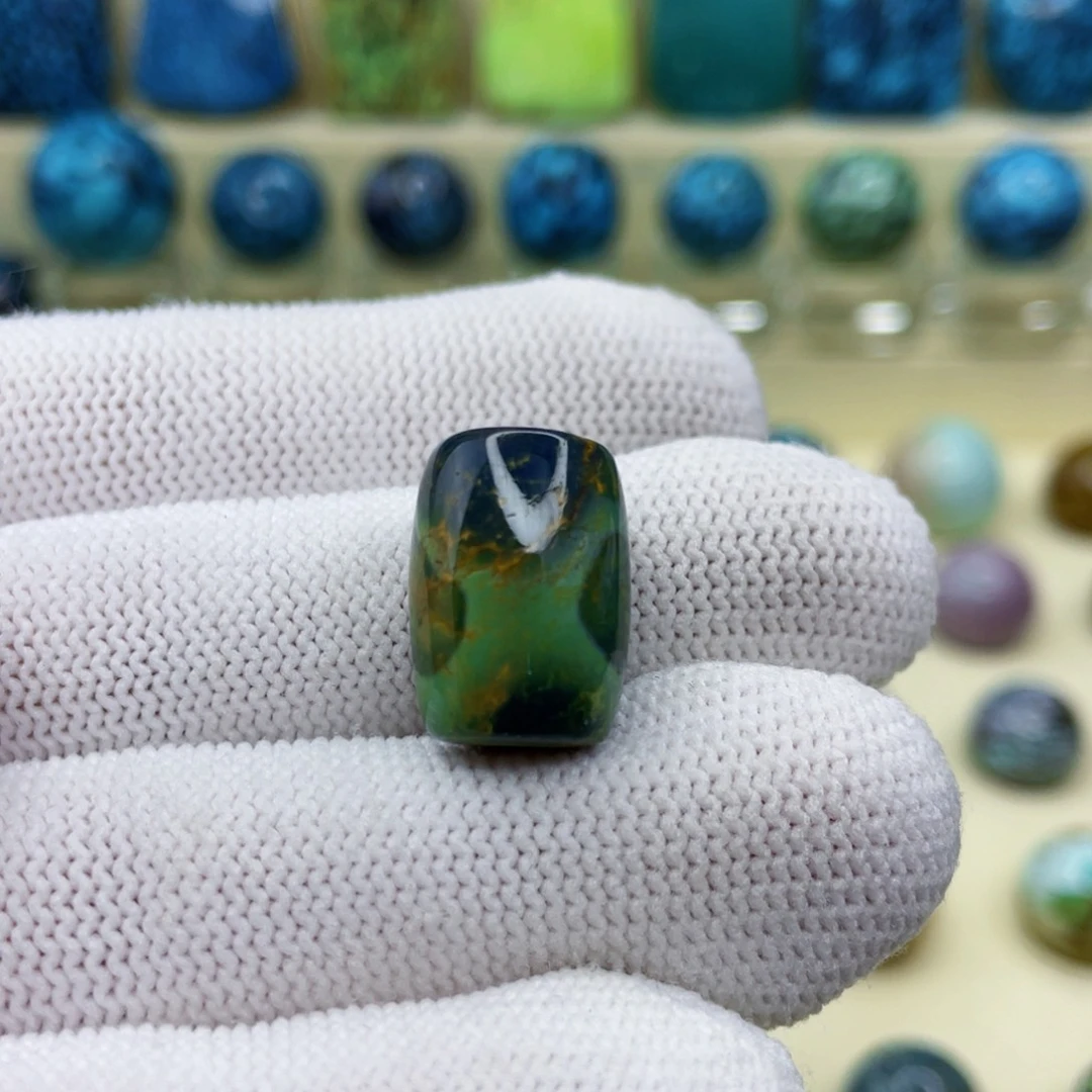 未镶嵌绿松石颈饰