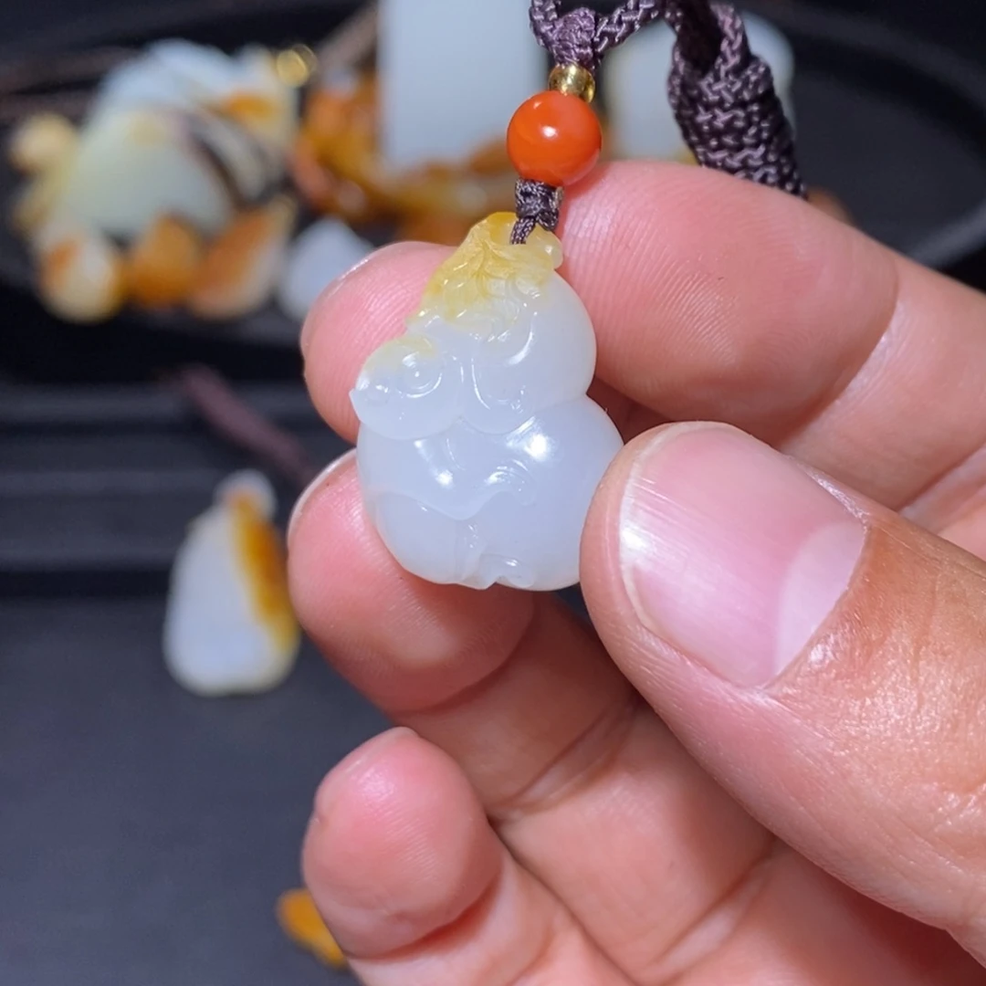 和田玉颈饰未镶嵌