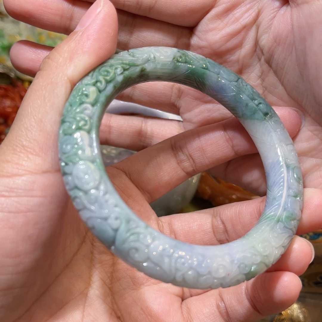 翡翠未镶嵌颈饰待编织