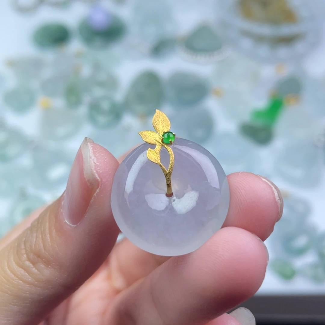 翡翠18K金镶嵌颈饰