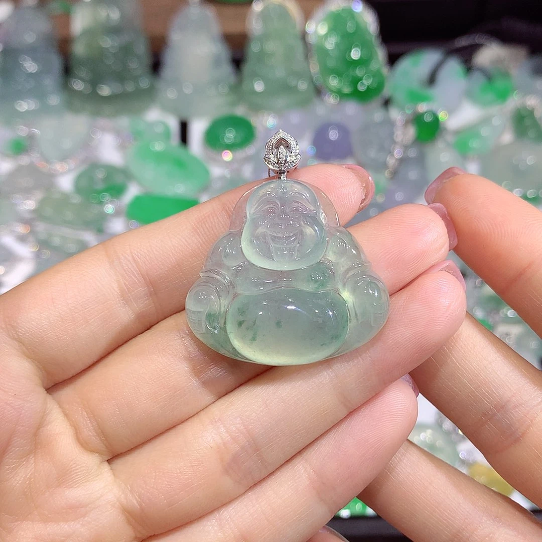 翡翠18K金镶嵌颈饰佛