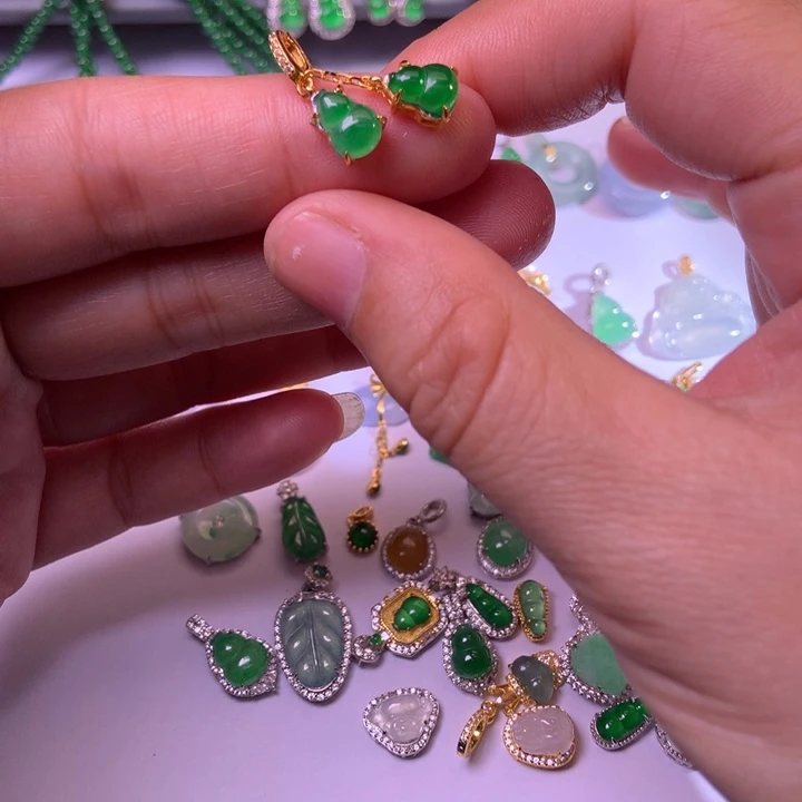 翡翠银S925镶嵌颈饰