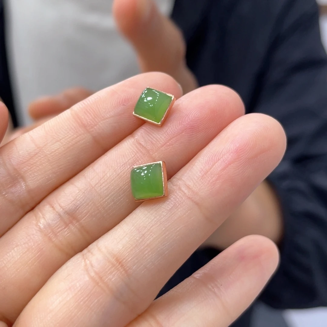 和田玉18K金镶嵌耳饰