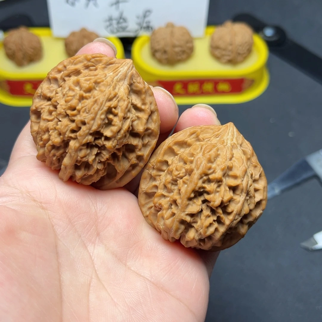 文玩核桃一物一拍44尺微瑕疵满天星