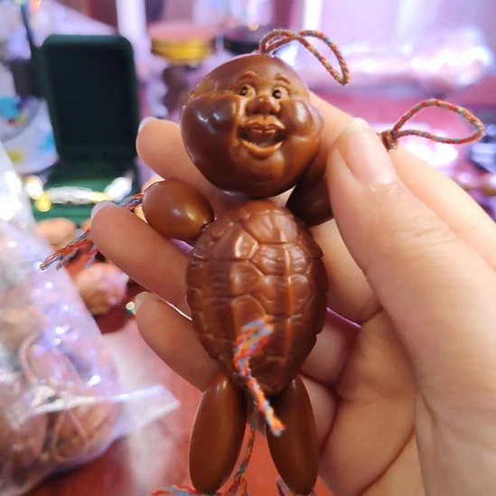 橄榄核吊坠富甲一方抽象小人