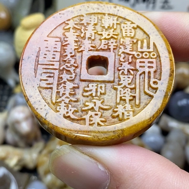 硅化珊瑚（珊瑚玉）未镶嵌颈饰